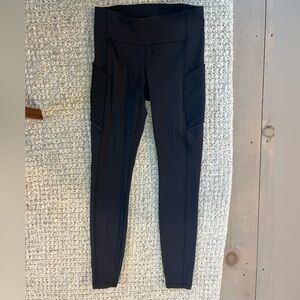 Lululemon Leggings Black full Length Side Pockets and Zipper Back pocket